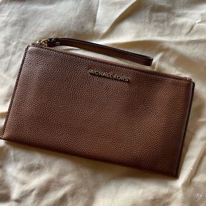 MK Clutch - never used, but no tags